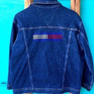 Y2K VINTAGE TOMMY HILFIGER STUDDED RED WHITE BOXY BLUE JEAN JACKET SIZE MEDIUM